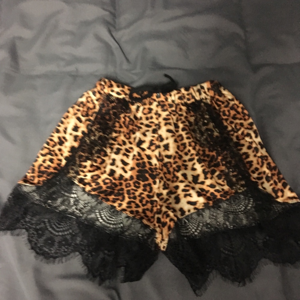 Leopard lace shorts small